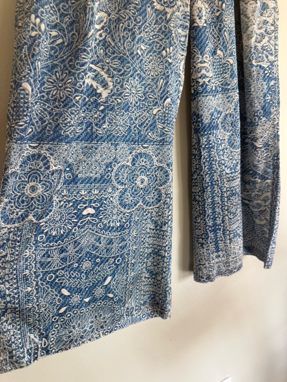 Johnny Was Silk Blend Wide Leg Pants Blue Paisley Boho NWT Size L - Picture 8 of 12